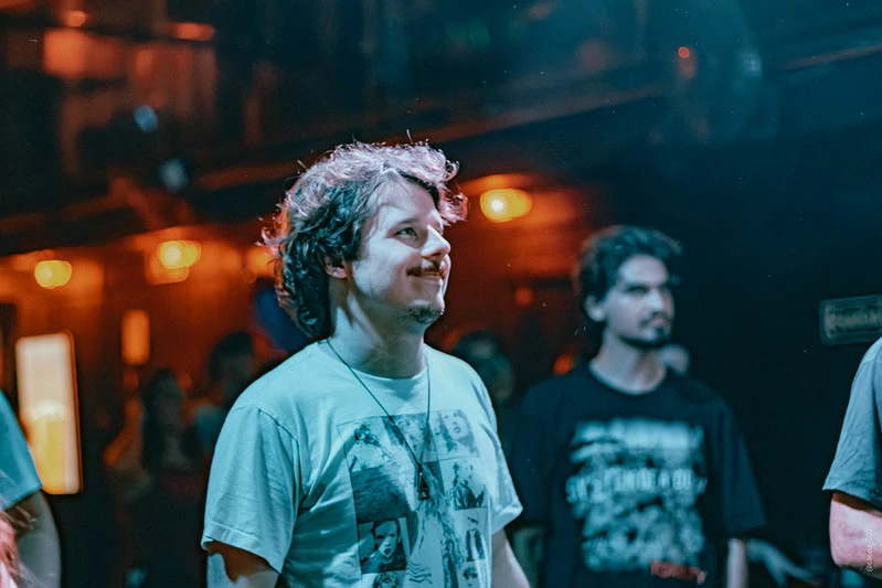 IDK apresenta Pog Goes Punk no Célula Showcase